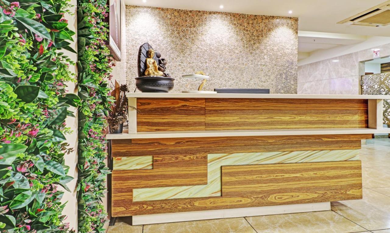 Готель Treebo Tryst Park N Віджаявада Екстер'єр фото
